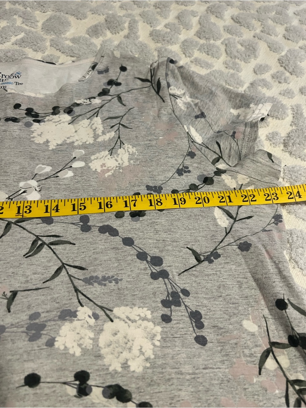 croft & barrow Gray Floral Short Sleeve Tee with White and Black Accents - Picture 4 of 5